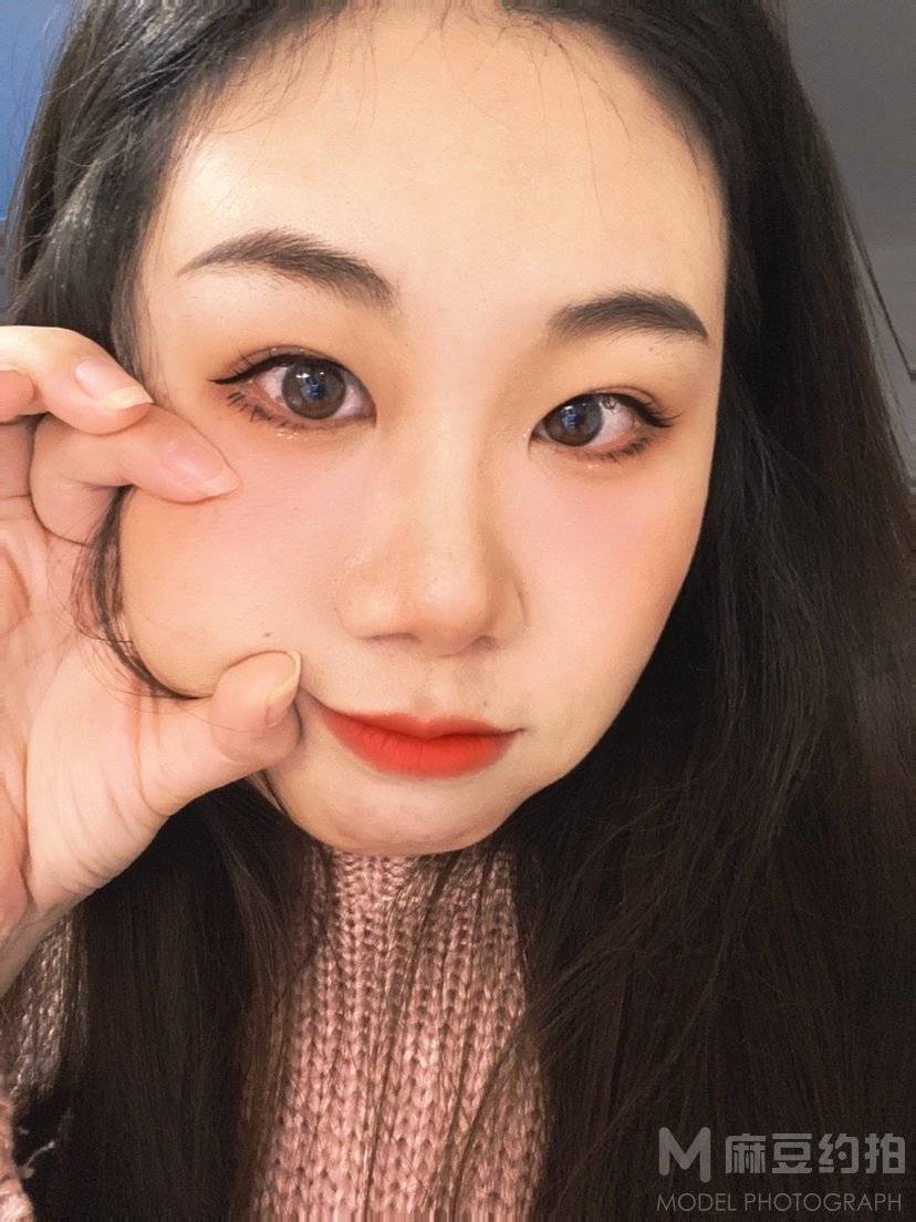 妆容模特