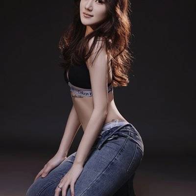 黑白模特