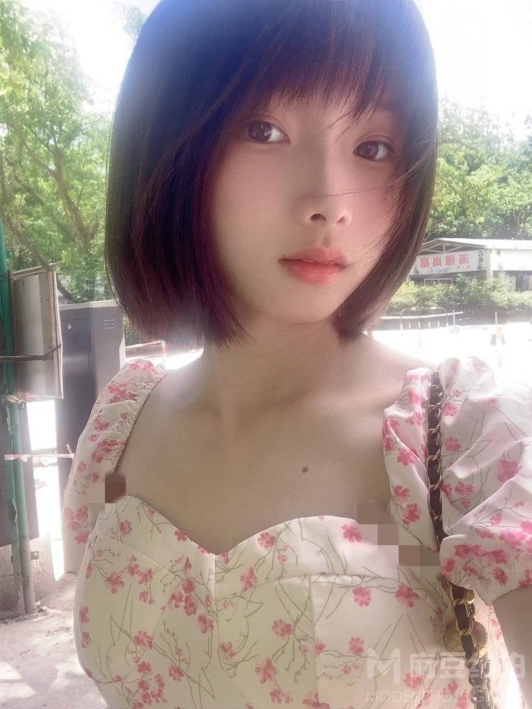 黑白模特