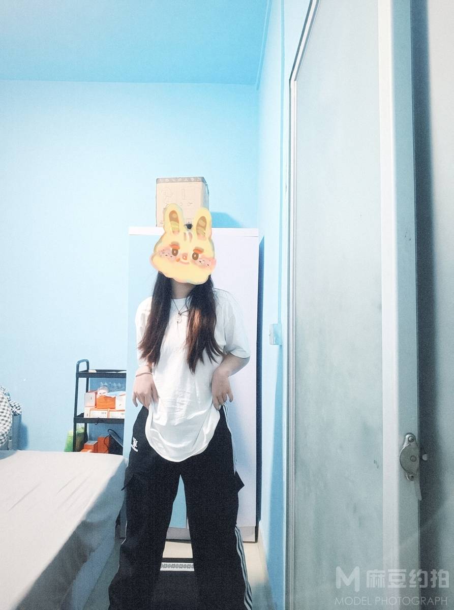 黑白模特