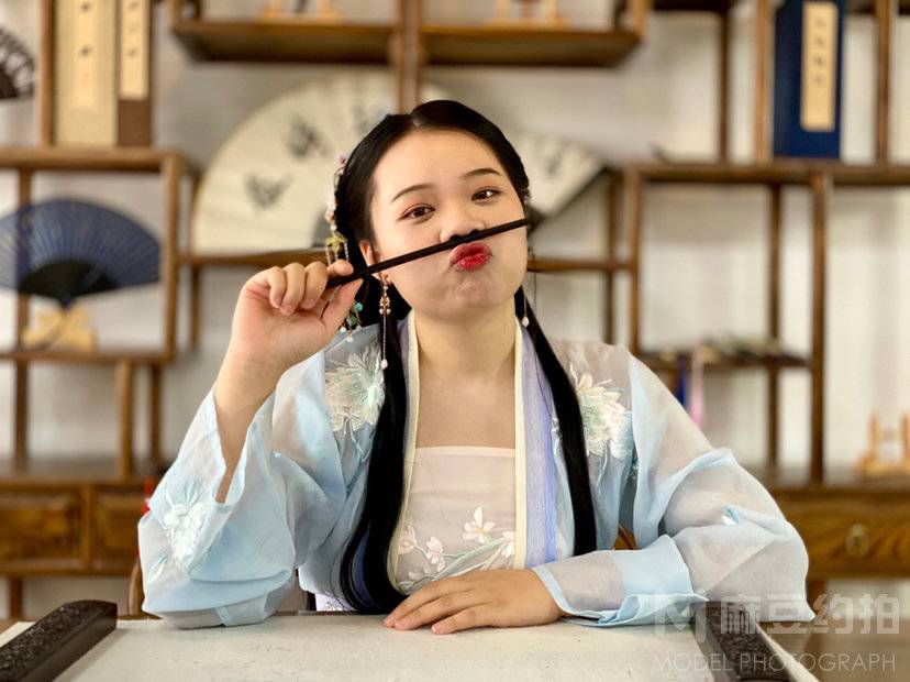 汉服模特