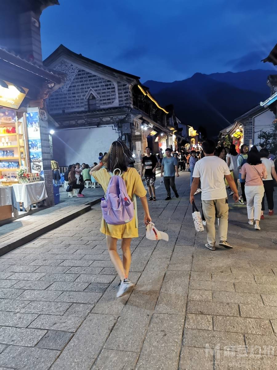 宝丽来模特