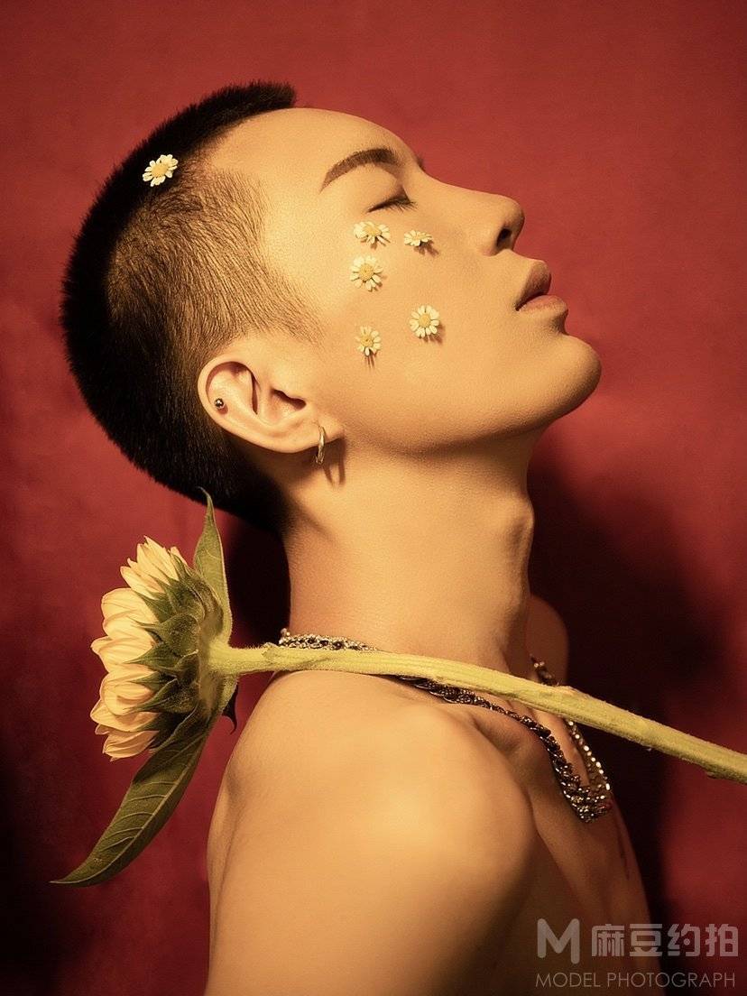 情绪模特