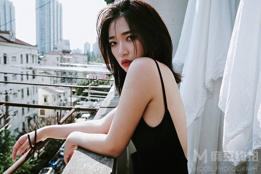 黑白模特
