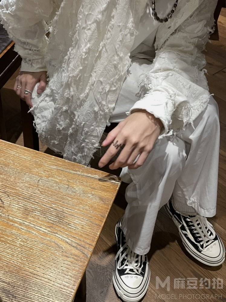黑白模特