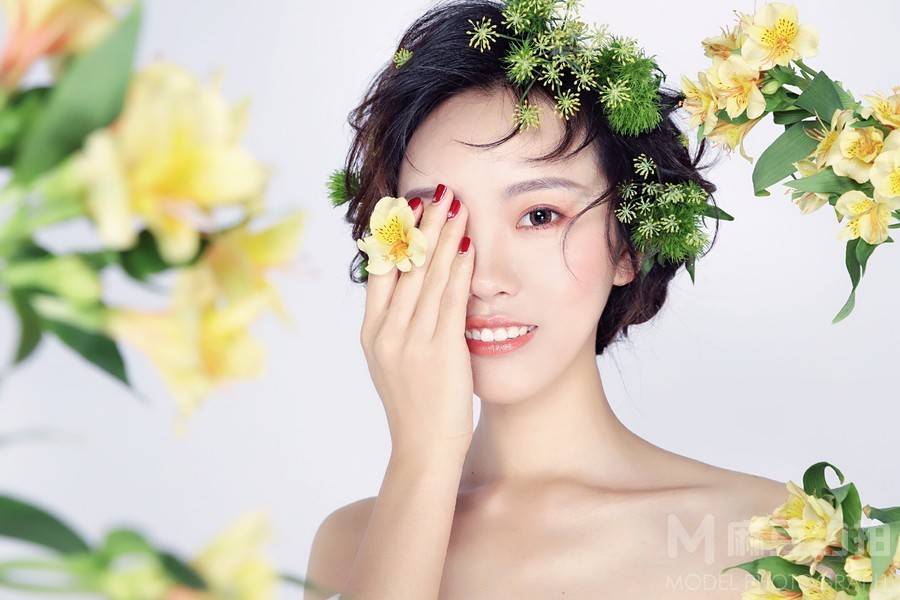 妆容模特
