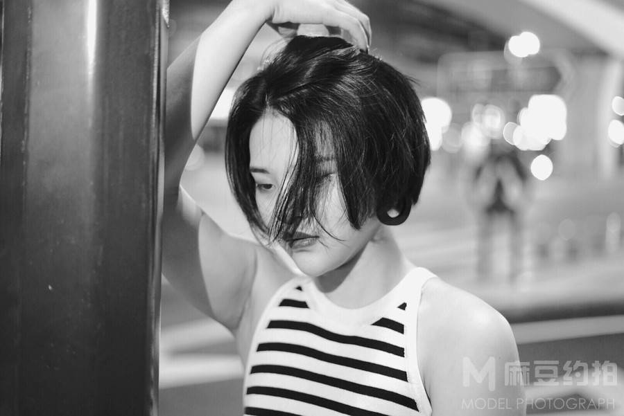 情绪模特