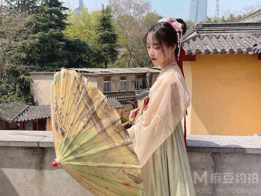 汉服模特