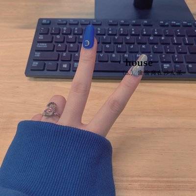 黑白模特