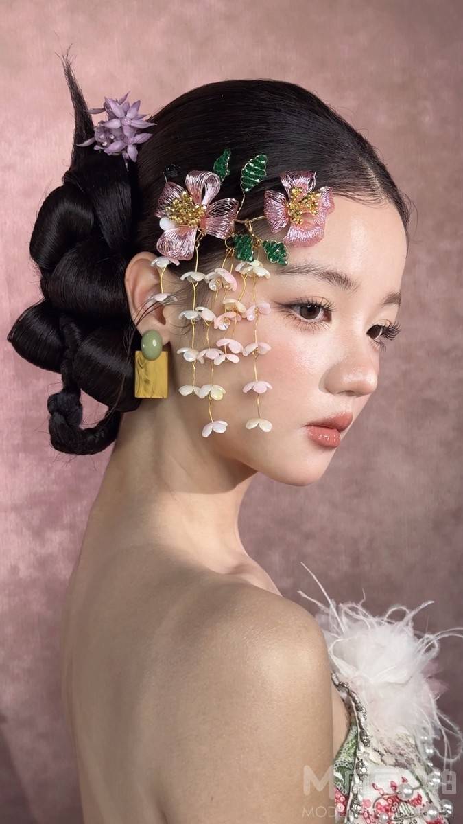 妆容模特