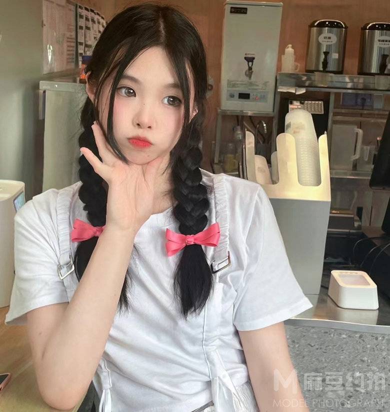 宝丽来模特