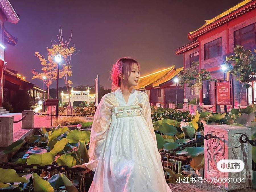 校园模特