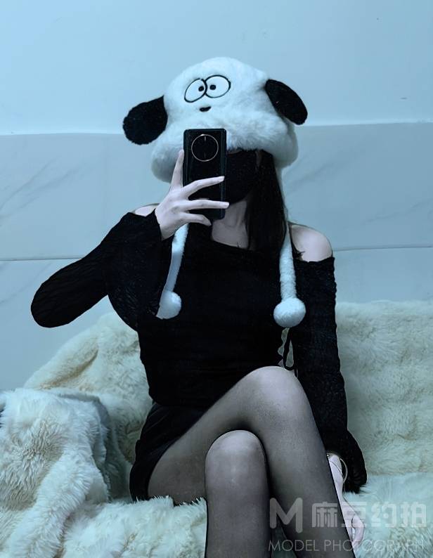 黑白模特