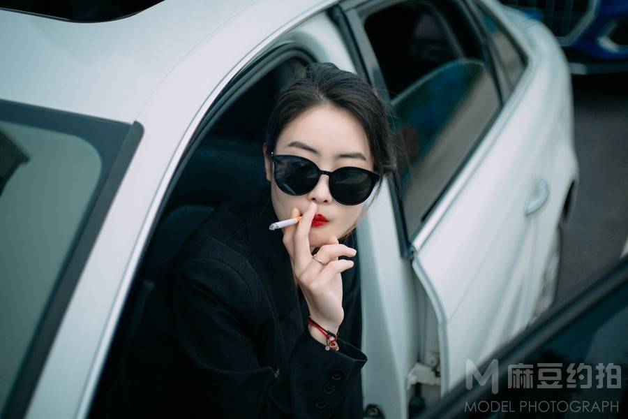 黑白模特