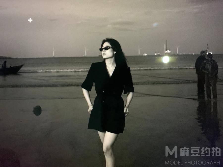 黑白模特