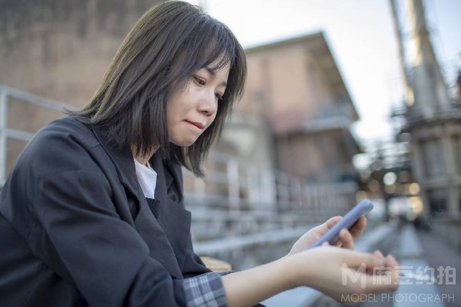 情绪模特