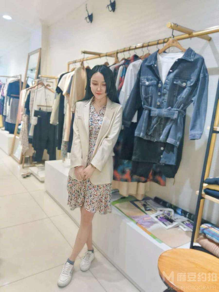 清新模特
