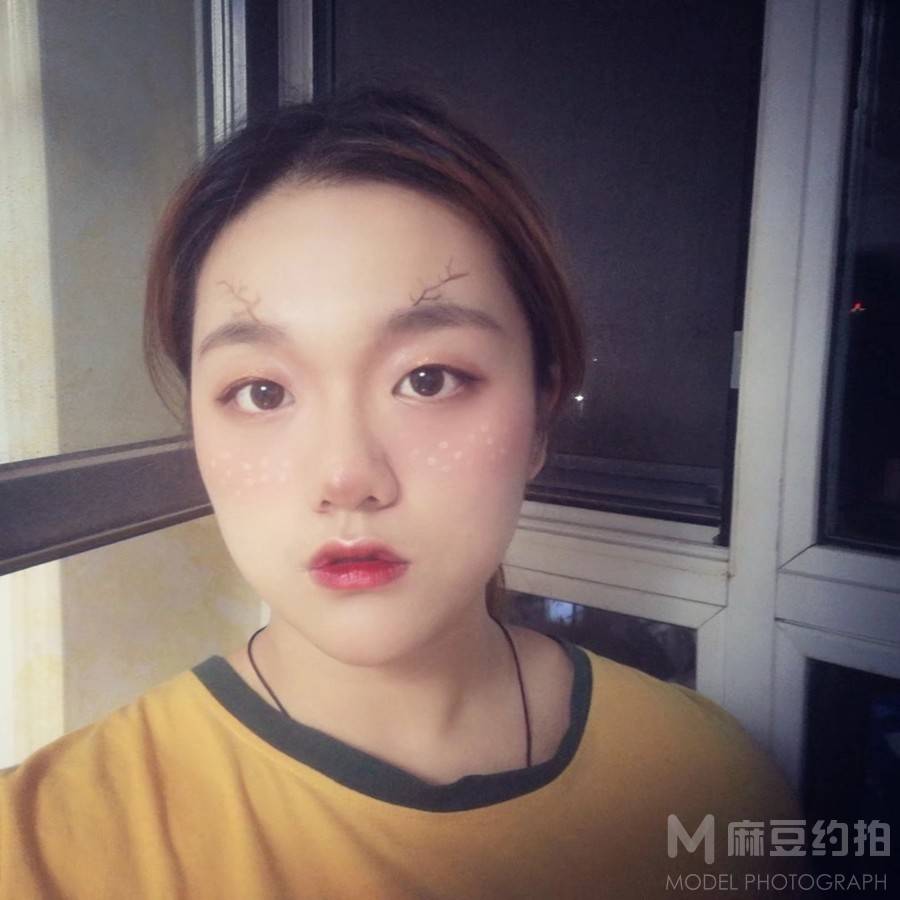妆容模特
