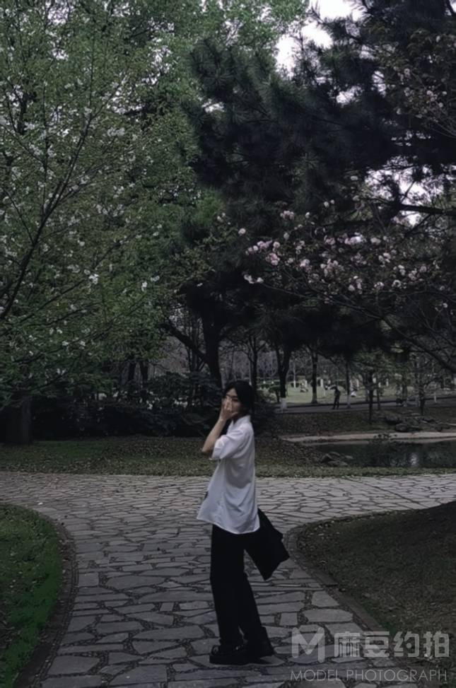 情绪模特