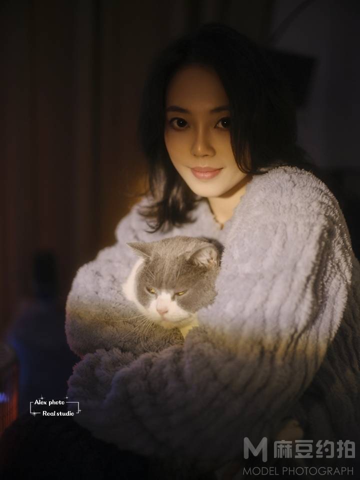 情绪模特