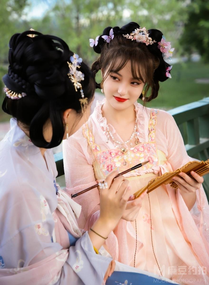 汉服模特