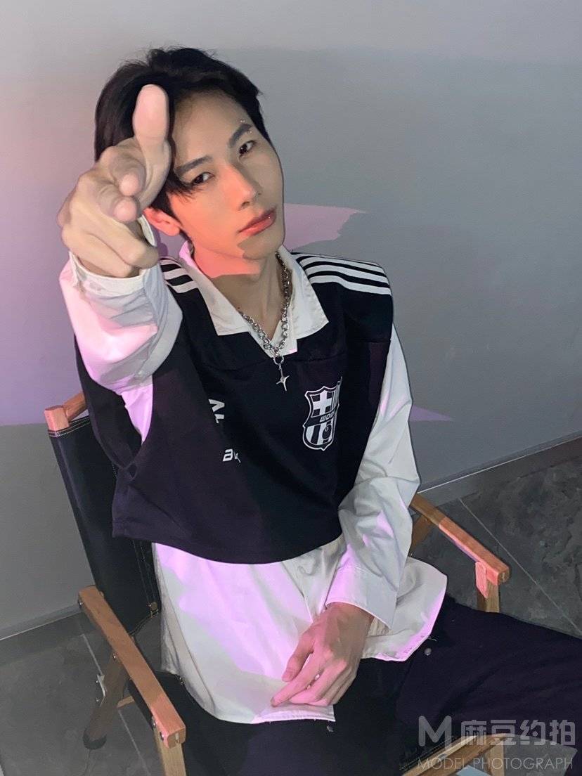 黑白模特