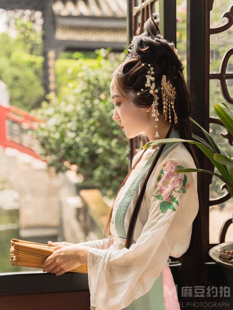 汉服模特