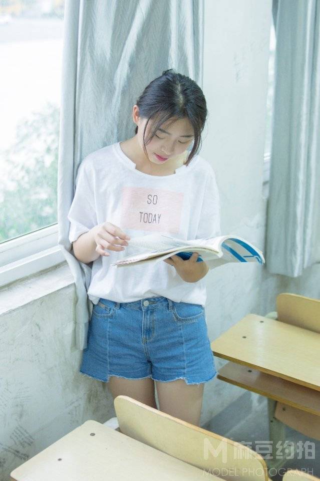 校园模特