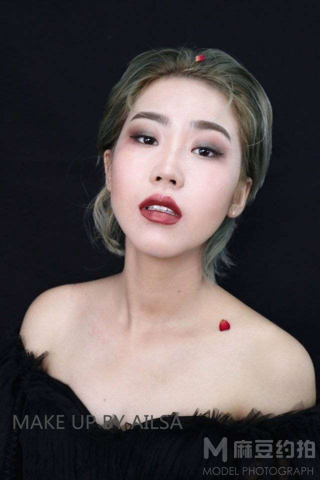 妆容模特