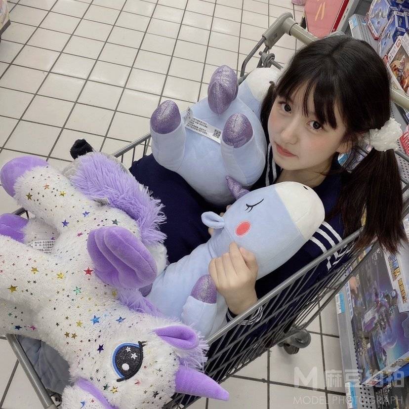 校园模特