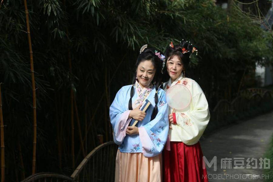 汉服模特