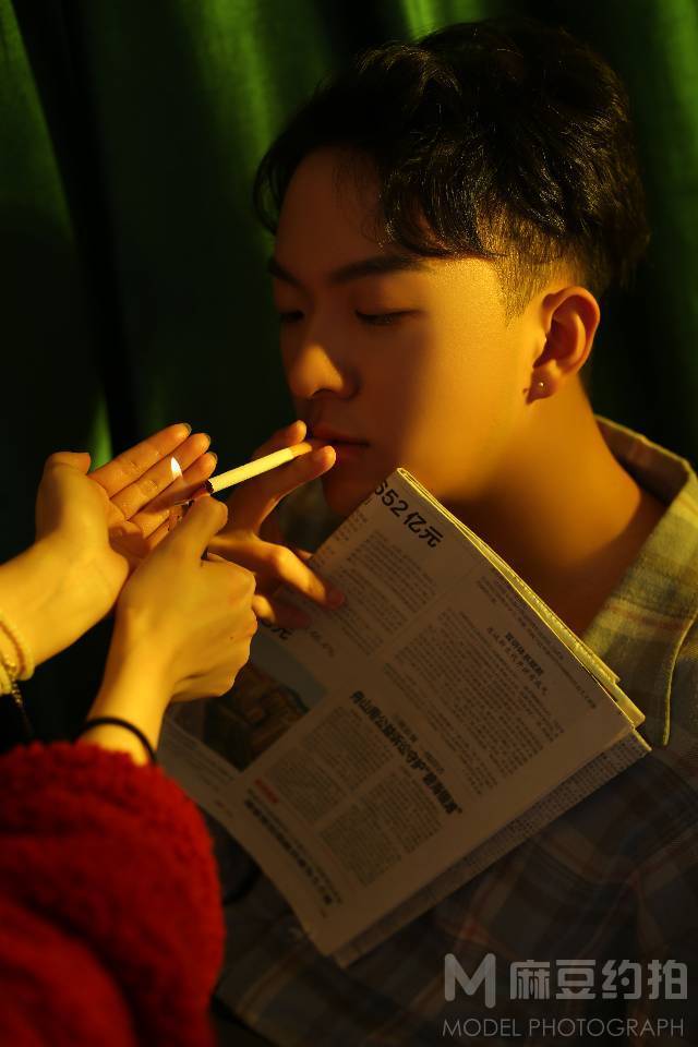 情绪模特