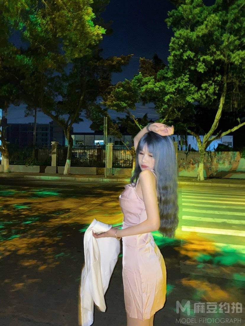 夜景模特