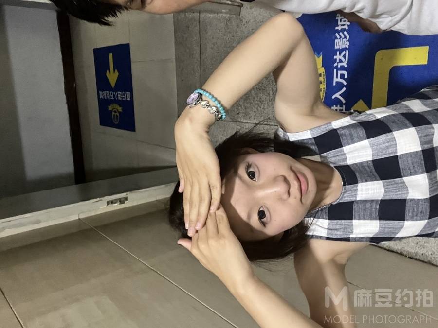 黑白模特