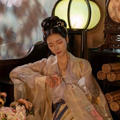 汉服模特
