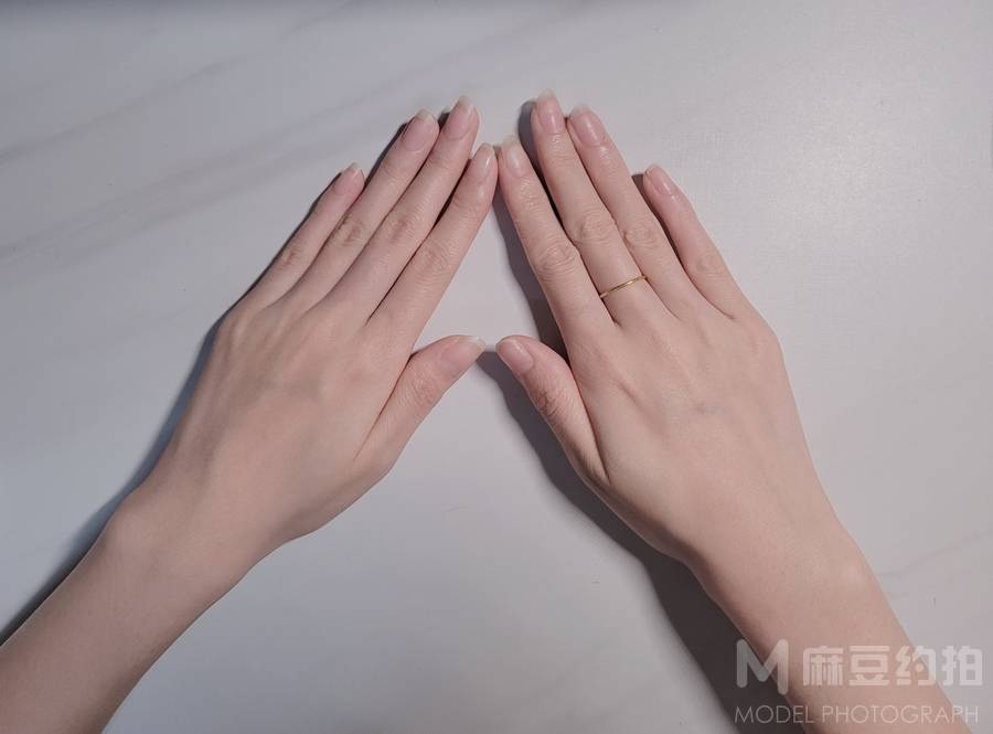 黑白模特
