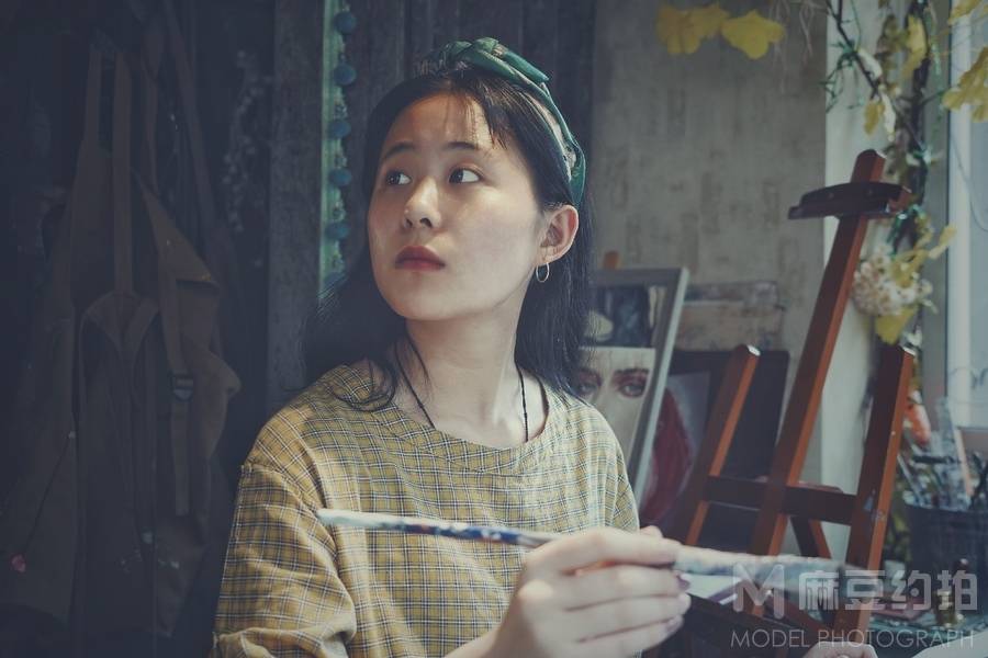 情绪模特