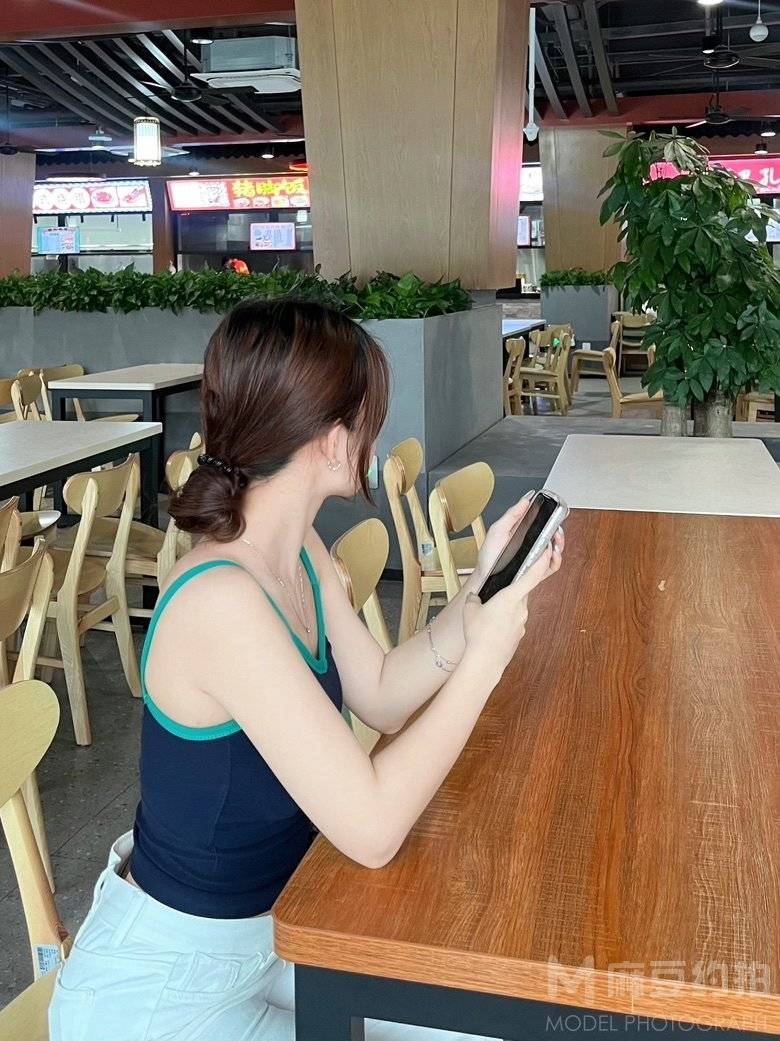 清新模特