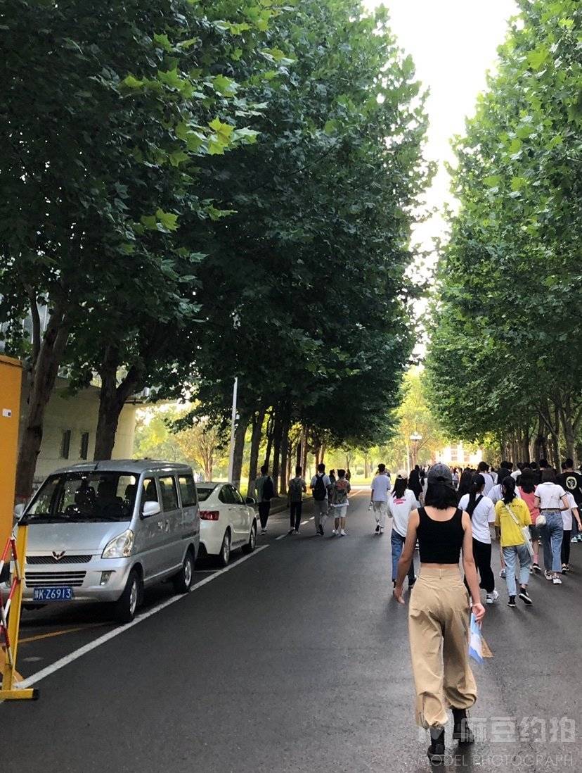 黑白模特