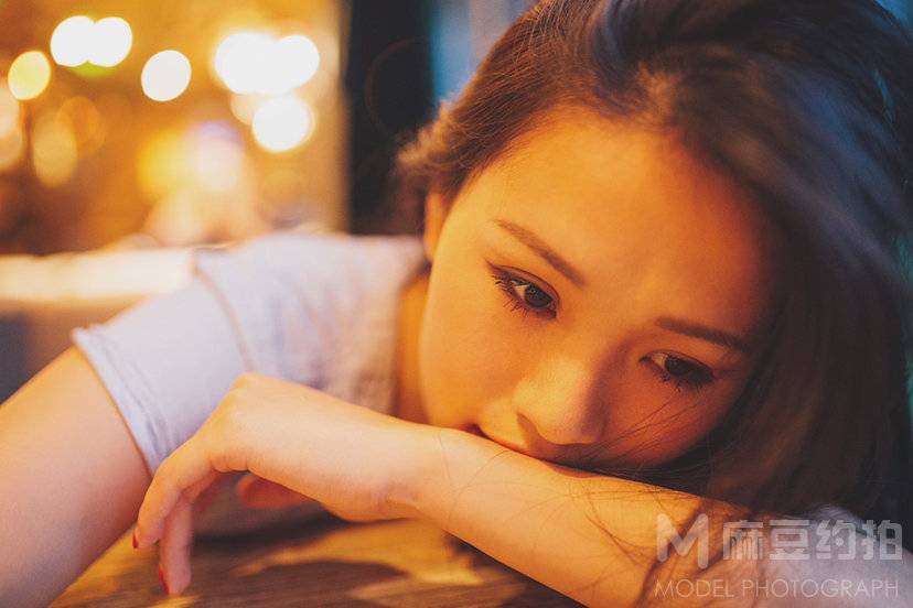 情绪模特