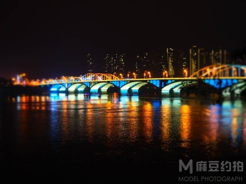 夜景模特