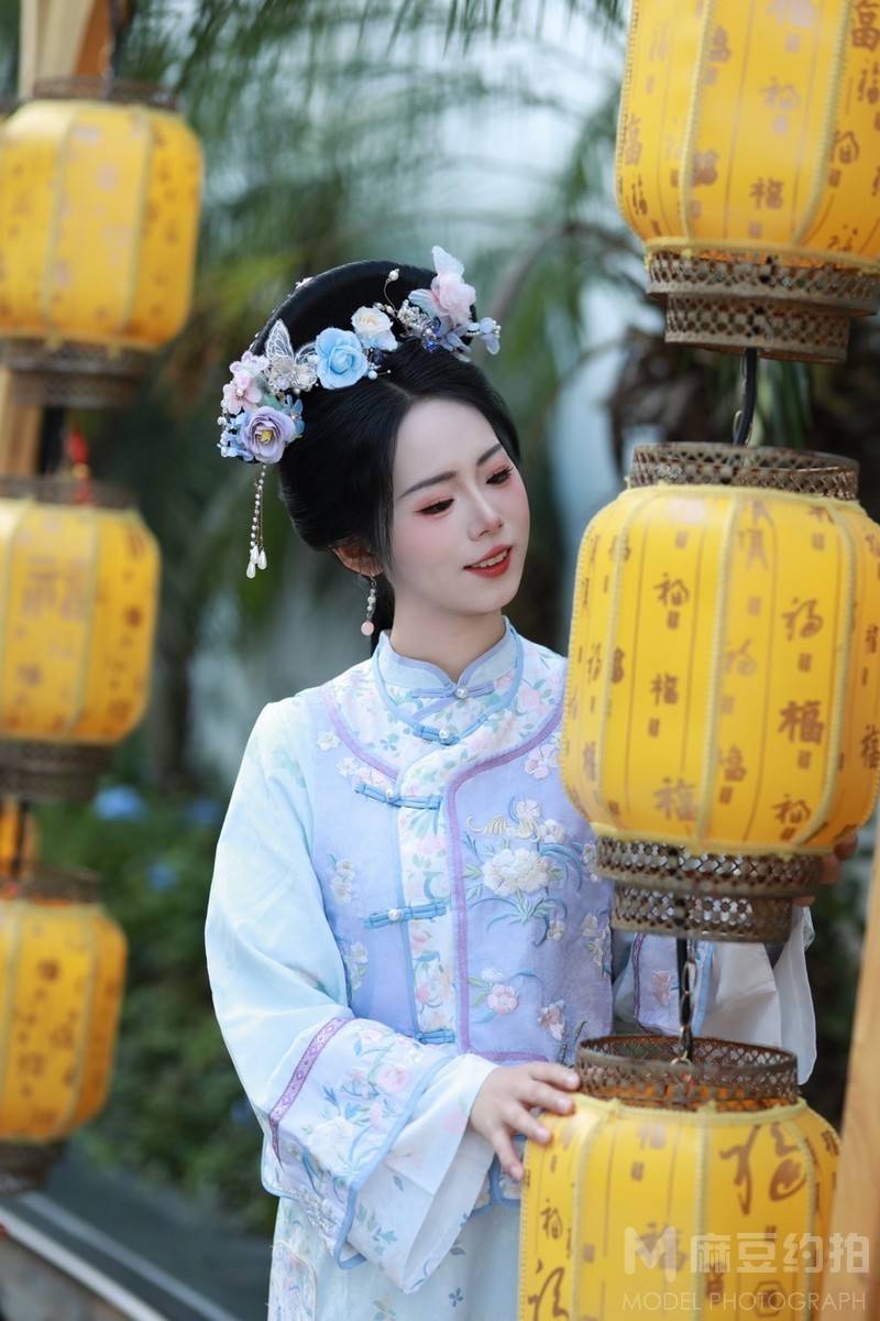 汉服模特