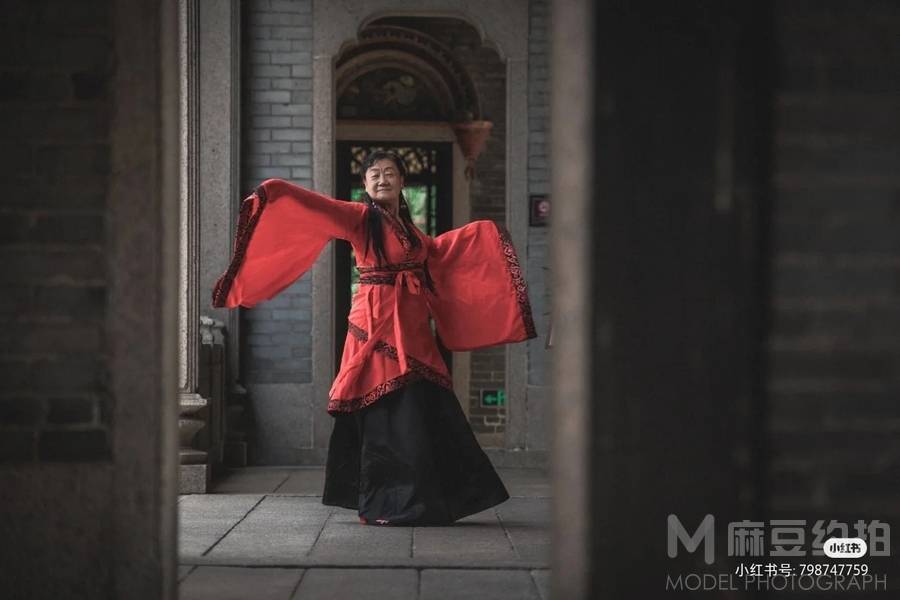 汉服模特