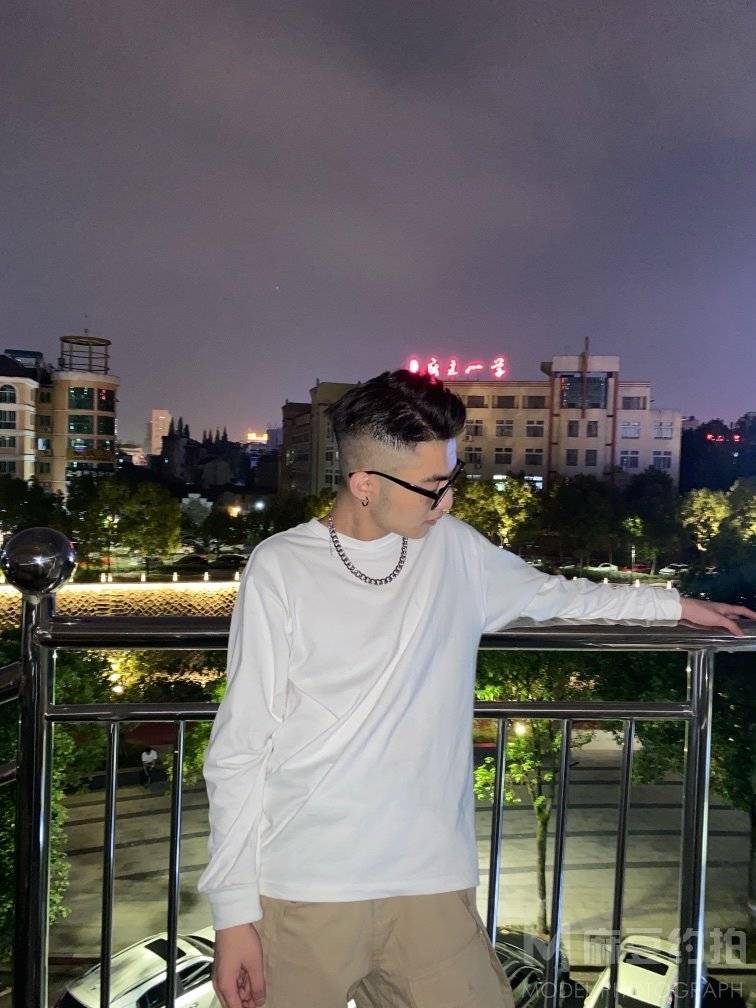 黑白模特