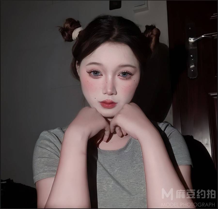 妆容模特