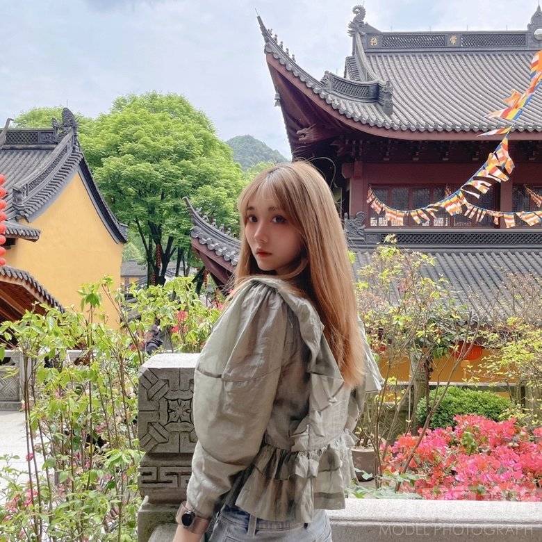 校园模特