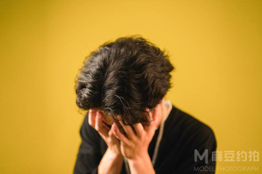 情绪模特