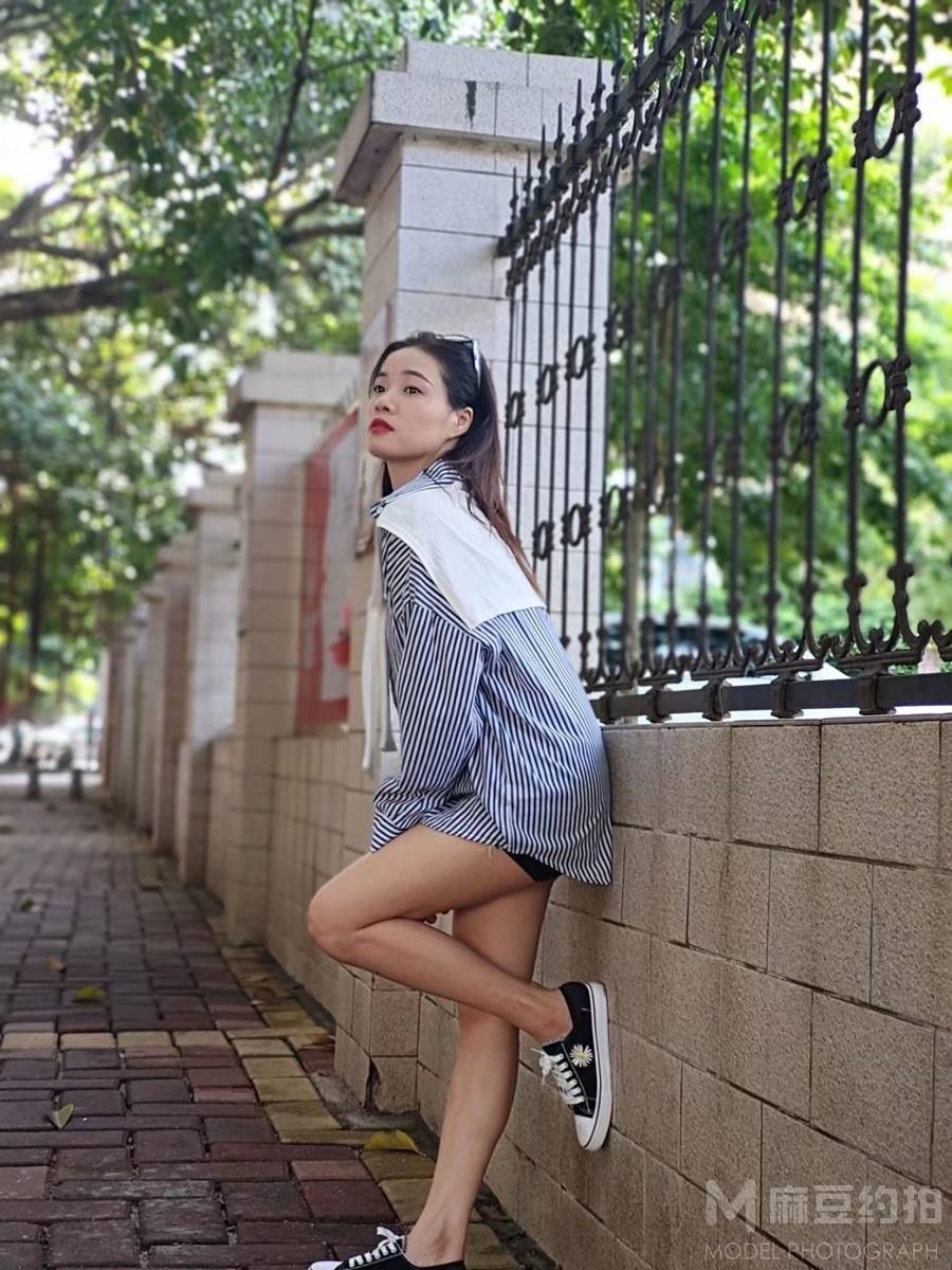 黑白模特