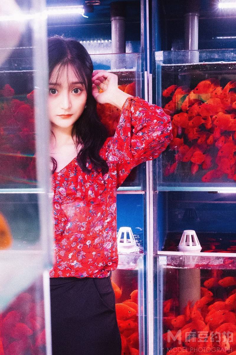 情绪模特