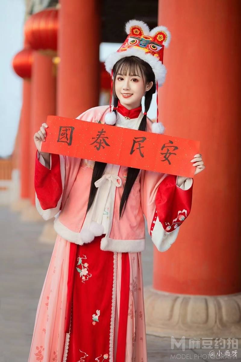 汉服模特